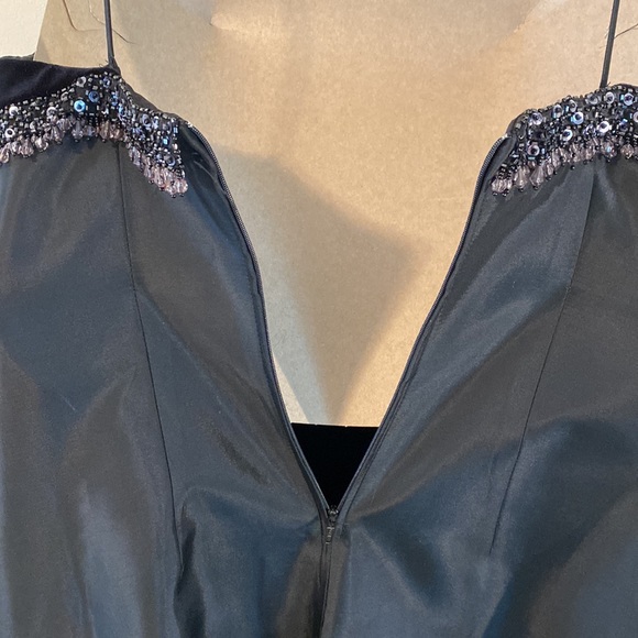 JS Collection formal gown - Picture 7 of 8